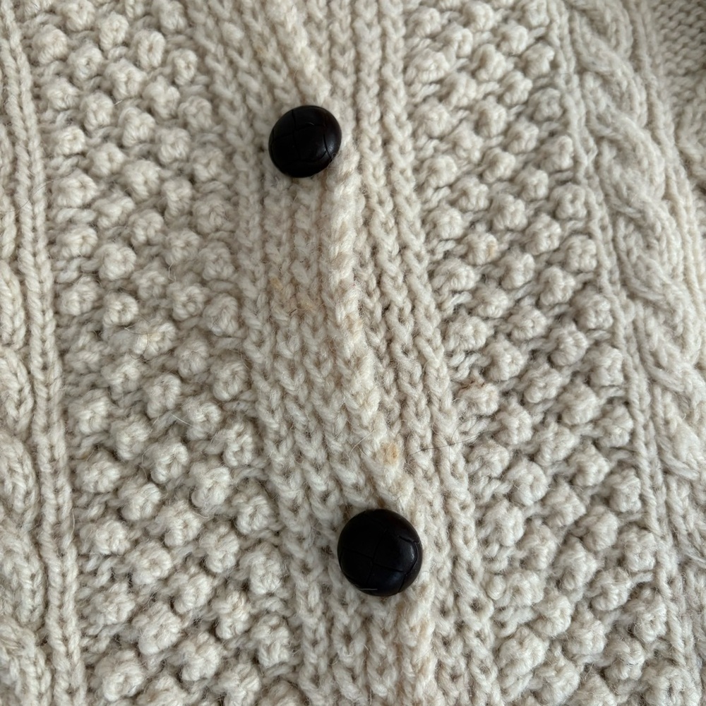Cardigan - Picture 8 of 10